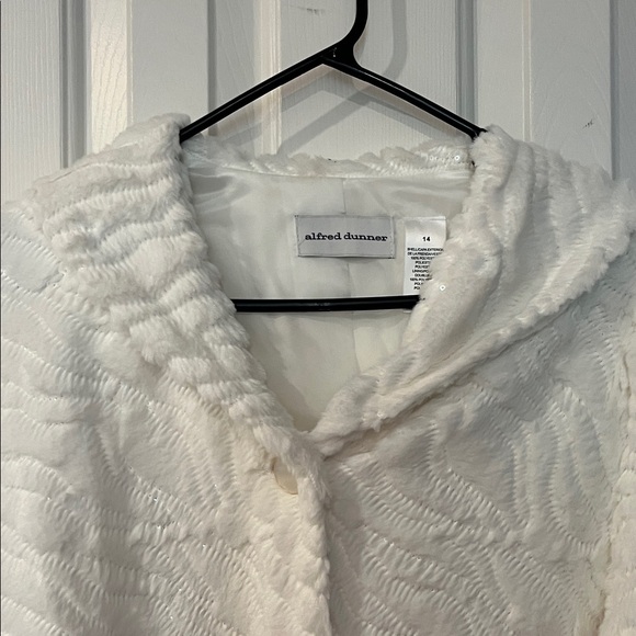 Alfred Dunner White Formal Elegant  Teddy Jacket USED size 14 - Picture 3 of 11